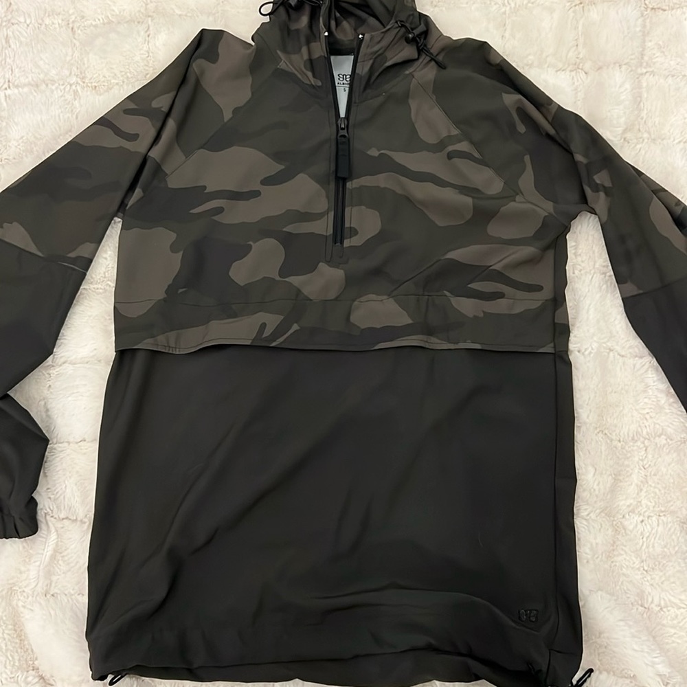 Albion fit women’s camp wind breaker jacket